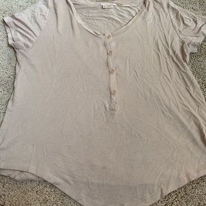 Perfect neutral t-shirt
